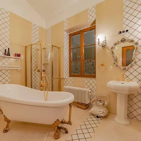 Unique Luxury Loft With Terrace In Old Town Appartamento